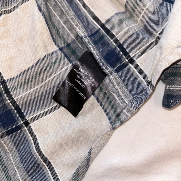 Empyre Small Button Up - Picture 3 of 3